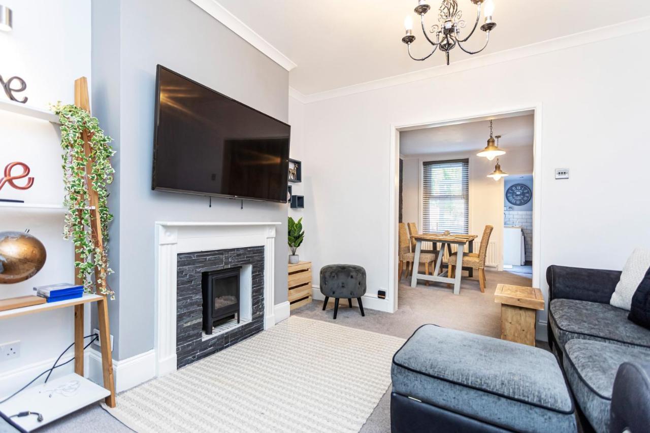 Modern 3 Bed, Heart Of Ashley Cross, 5 Mins To Sandbanks Poole Exterior foto
