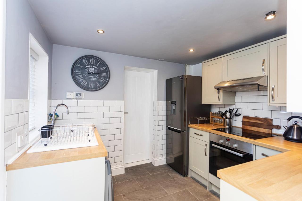 Modern 3 Bed, Heart Of Ashley Cross, 5 Mins To Sandbanks Poole Exterior foto
